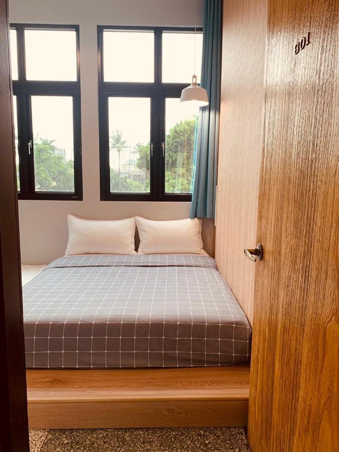 Oyaji Guesthouse-依人數床位數計價開放房型 Tainan Bagian luar foto