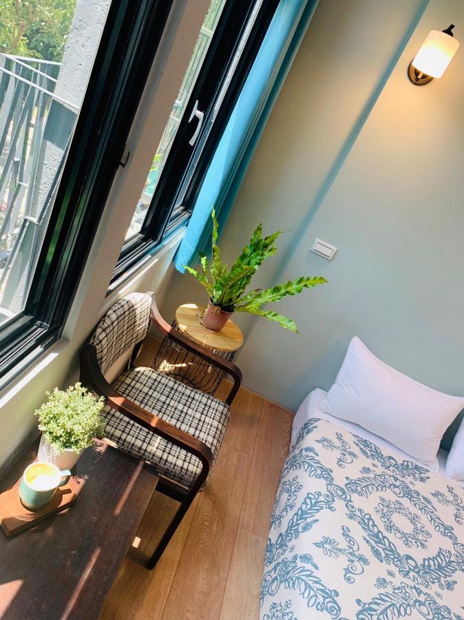Oyaji Guesthouse-依人數床位數計價開放房型 Tainan Bagian luar foto
